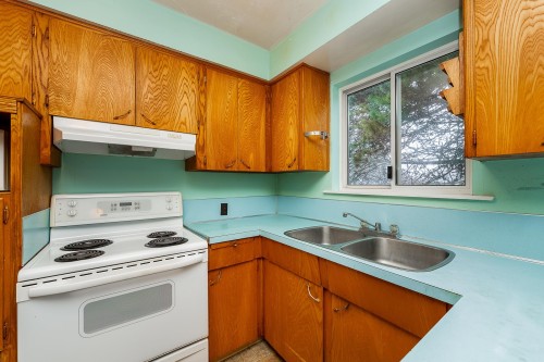 1760 Bowman Avenue, Coquitlam, BC 