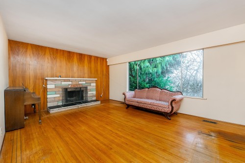 1760 Bowman Avenue, Coquitlam, BC 