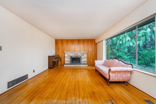 1760 Bowman Avenue, Coquitlam, BC 