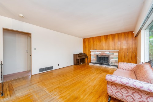 1760 Bowman Avenue, Coquitlam, BC 