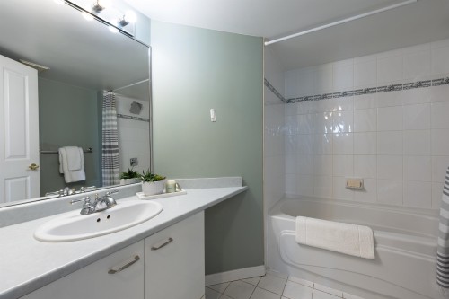 1301-4425 Halifax Street, Burnaby, BC 