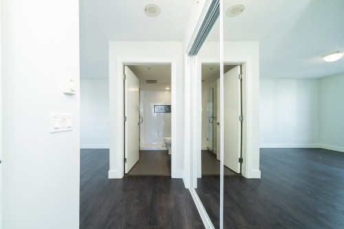 1809-3007 Glen Drive, Coquitlam, BC 