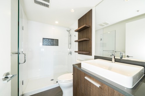 1809-3007 Glen Drive, Coquitlam, BC 