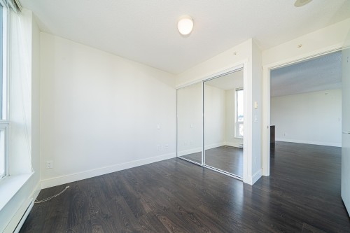 1809-3007 Glen Drive, Coquitlam, BC 