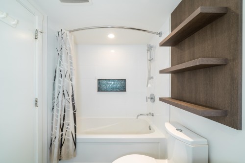 1809-3007 Glen Drive, Coquitlam, BC 