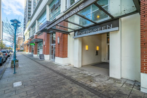 1809-3007 Glen Drive, Coquitlam, BC 