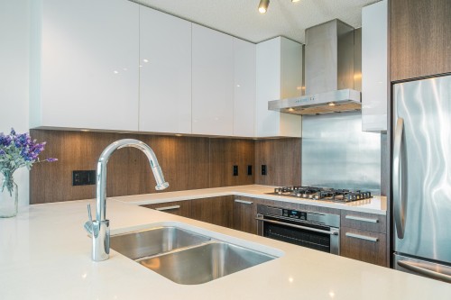 1809-3007 Glen Drive, Coquitlam, BC 