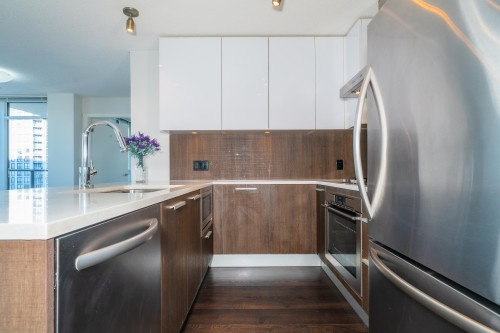 1809-3007 Glen Drive, Coquitlam, BC 