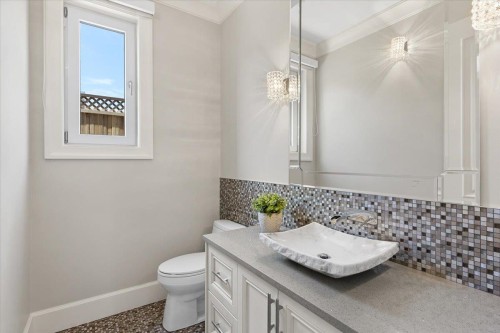 2171 Queens Avenue, West Vancouver, BC 