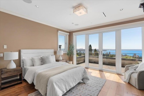 2171 Queens Avenue, West Vancouver, BC 