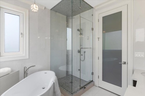 2171 Queens Avenue, West Vancouver, BC 