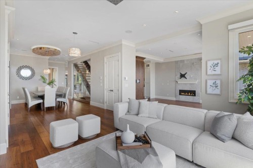 2171 Queens Avenue, West Vancouver, BC 