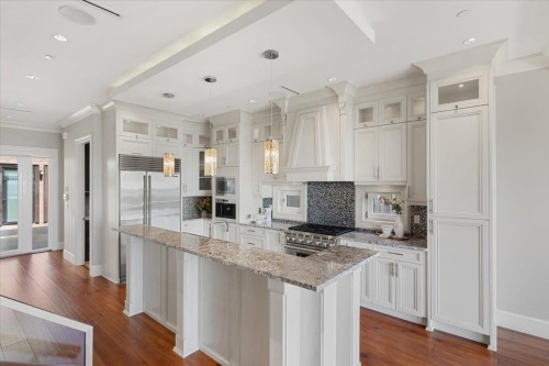 2171 Queens Avenue, West Vancouver, BC 