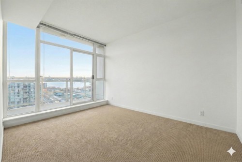 2102-188 Esplanade Street E, North Vancouver, BC 