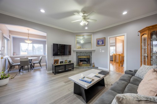 7877 15Th Avenue, Burnaby, BC 