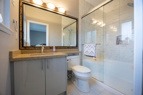 7877 15Th Avenue, Burnaby, BC 