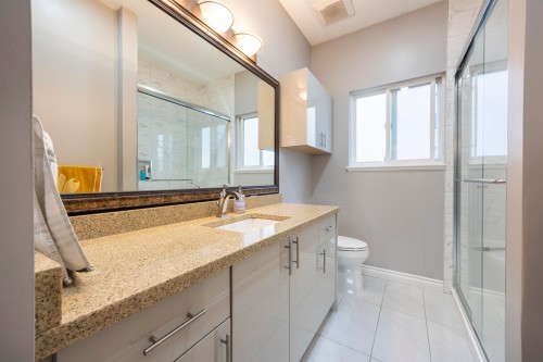 7877 15Th Avenue, Burnaby, BC 