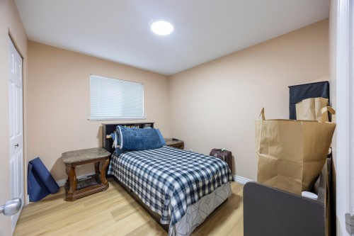 7877 15Th Avenue, Burnaby, BC 