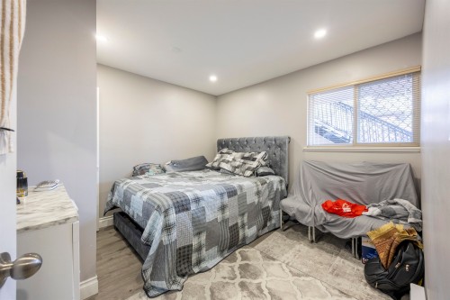 7877 15Th Avenue, Burnaby, BC 