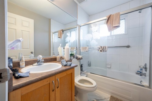 7877 15Th Avenue, Burnaby, BC 