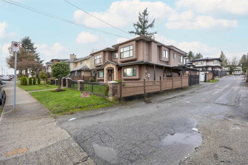 7877 15Th Avenue, Burnaby, BC 