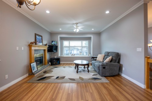 7877 15Th Avenue, Burnaby, BC 