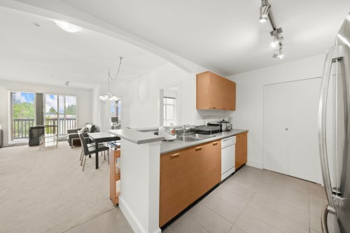 318-6033 Katsura Street, Richmond, BC 