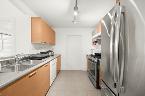 318-6033 Katsura Street, Richmond, BC 