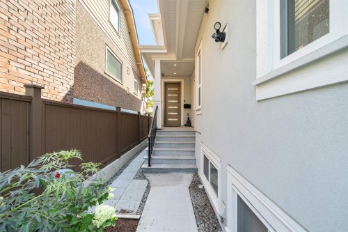 3448 Pandora Street, Vancouver, BC 