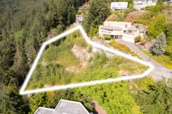 4783 Westwood Place  West Vancouver, BC V7S 3C1