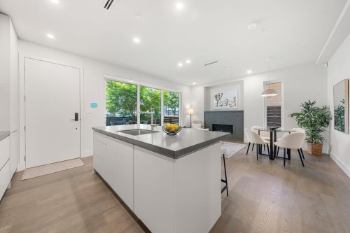 1-638 46Th Avenue E, Vancouver, BC 