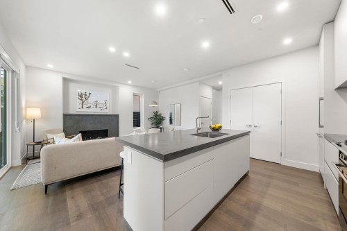 1-638 46Th Avenue E, Vancouver, BC 