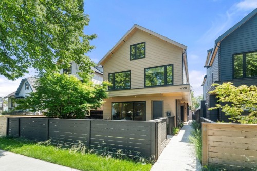 1-638 46Th Avenue E, Vancouver, BC 