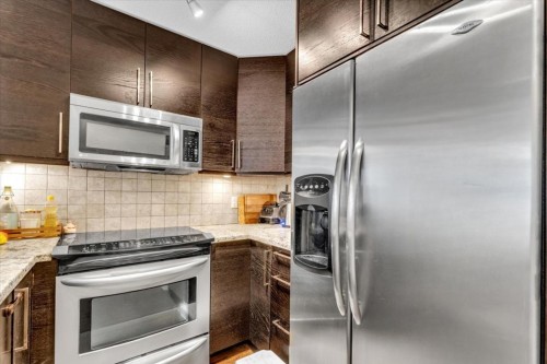 307-876 16Th Avenue W, Vancouver, BC 