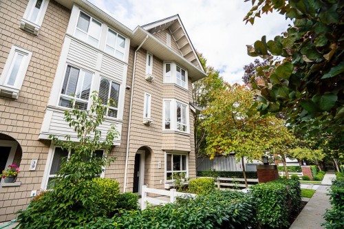 40-2418 Avon Place  Port Coquitlam, BC V3B 0C7