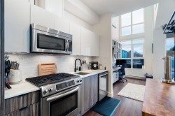 404-2250 Commercial Drive  Vancouver, BC V5N 5P9