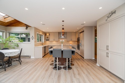 918 50B Street, Delta, BC 