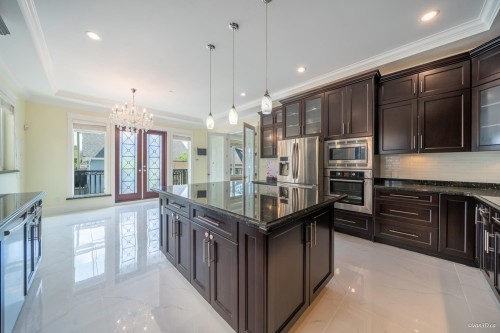 6830 Vivian Street, Vancouver, BC 