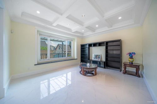 6830 Vivian Street, Vancouver, BC 