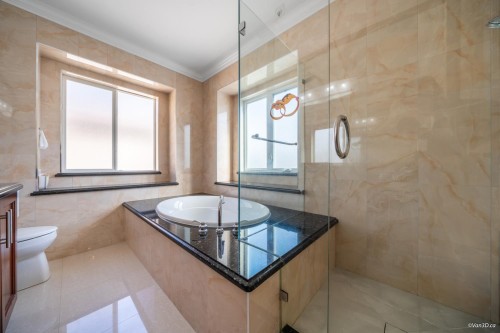 6830 Vivian Street, Vancouver, BC 