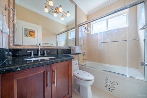 6830 Vivian Street, Vancouver, BC 