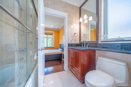 6830 Vivian Street, Vancouver, BC 