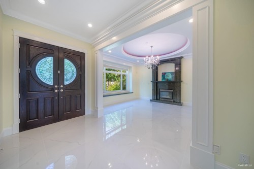 6830 Vivian Street, Vancouver, BC 