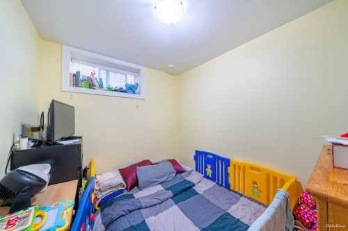 6830 Vivian Street, Vancouver, BC 