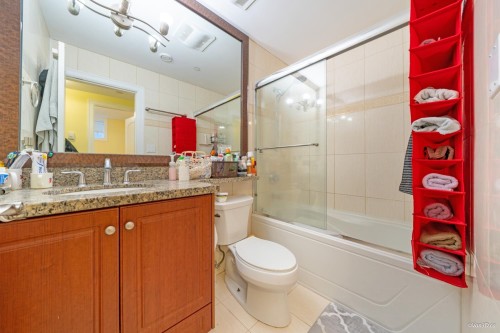 6830 Vivian Street, Vancouver, BC 