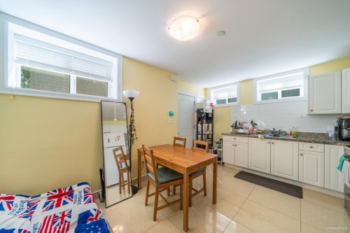 6830 Vivian Street, Vancouver, BC 