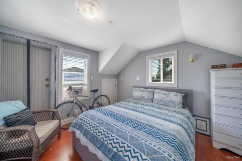 6830 Vivian Street, Vancouver, BC 