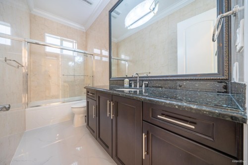 6830 Vivian Street, Vancouver, BC 