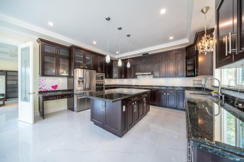 6830 Vivian Street, Vancouver, BC 