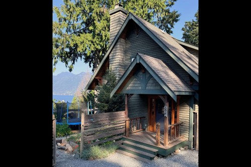 964 Village Drive, Bowen Island, BC 